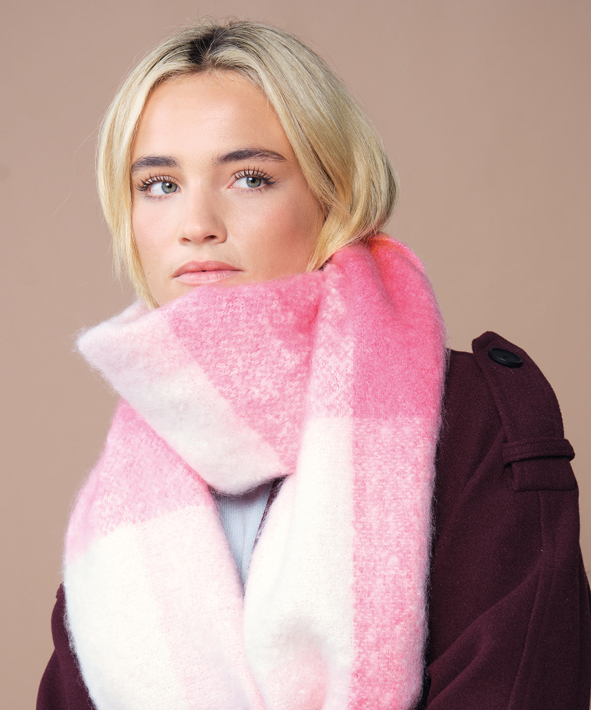 Fluffy check scarf