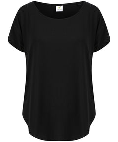 Scoop neck T